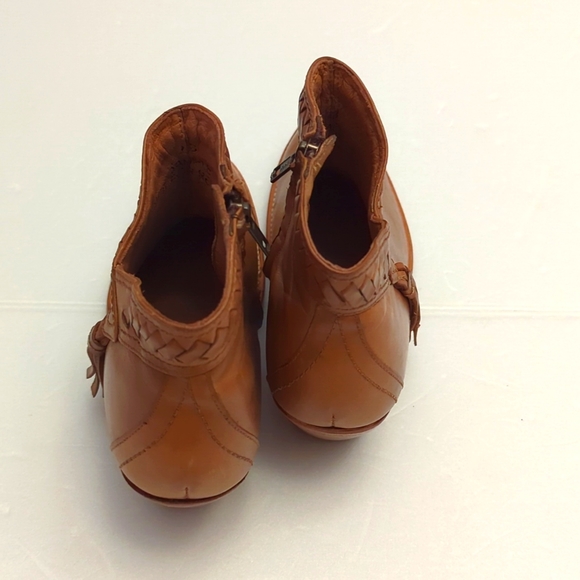 Women's Ariat Booties - Picture 4 of 8